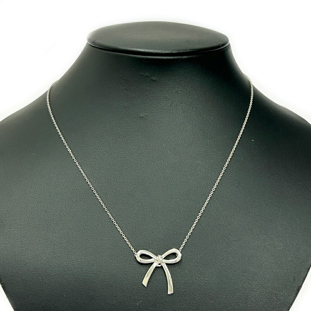TIFFANY Co Silver Bow Ribbon Motif Necklace